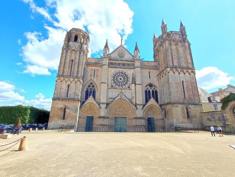 Le Cathedrale,t3 En Plein Centre De Apartment